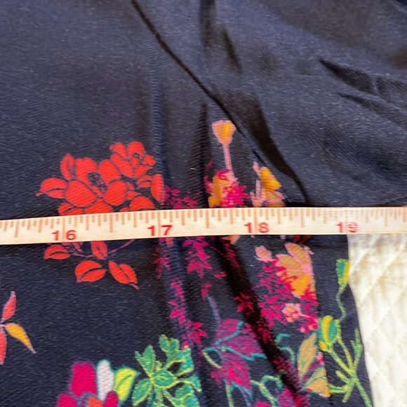 Merona size M floral bomber. Very thin, front zip. This is not warm, looks only. - Picture 4 of 5